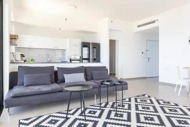 Oַ&O Group- Luxury Apt Tower Best Sea View บัตยัม ภายนอก รูปภาพ