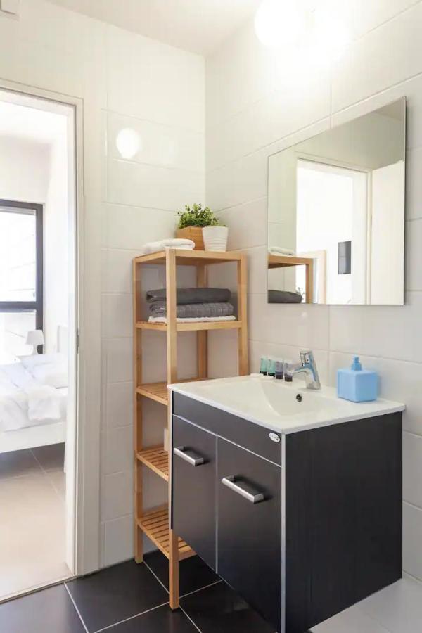 Oַ&O Group- Luxury Apt Tower Best Sea View บัตยัม ภายนอก รูปภาพ