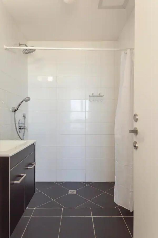 Oַ&O Group- Luxury Apt Tower Best Sea View บัตยัม ภายนอก รูปภาพ