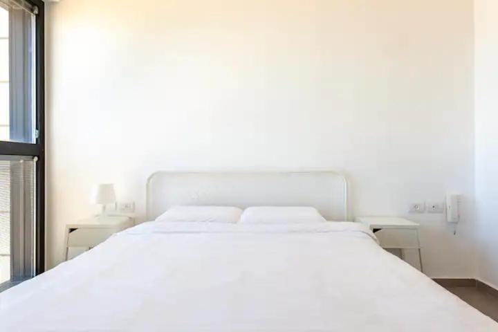 Oַ&O Group- Luxury Apt Tower Best Sea View บัตยัม ภายนอก รูปภาพ